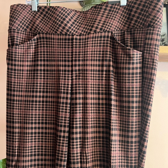 NWT Torrid Plaid Women's Pointe Pants - Picture 4 of 7
